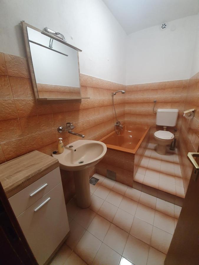 Brodarica Al Exterior photo